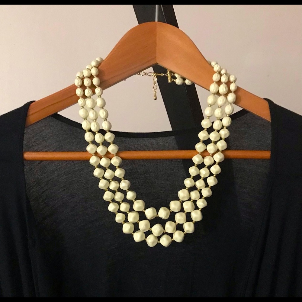 Vtg Cream/Gold Pearl Bead Triple Strand Necklace